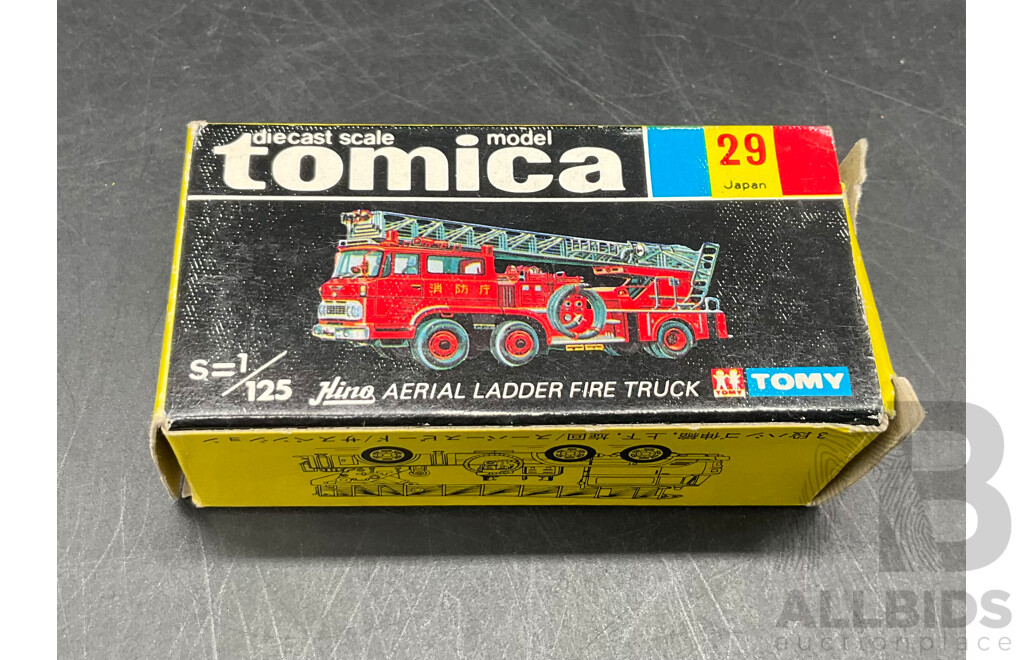 TOMICA Black Box Retired No. 29 HINO Aerial Ladder Fire Truck Diecast Car 1/125 - Made in Japan