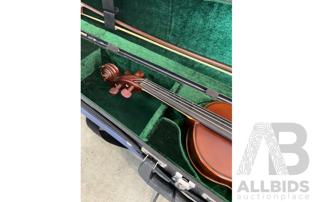 VIolin in Blue Case