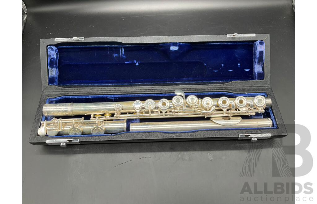 Flute W/ Protective Case