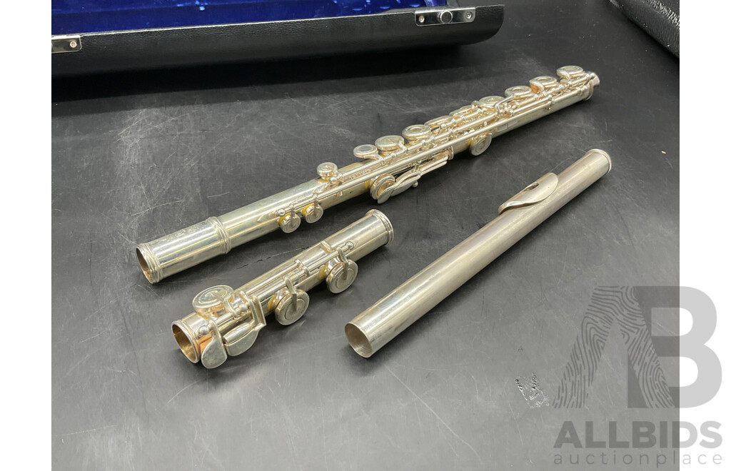 Flute W/ Protective Case