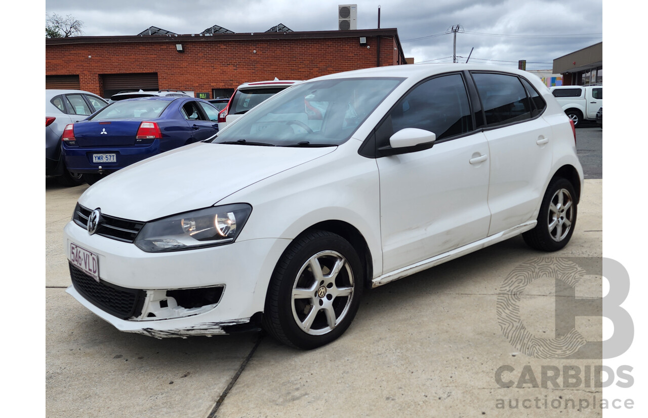 6/2013 Volkswagen Polo 77 TSI Comfortline 6R MY13.5 5d Hatchback White 1.2L