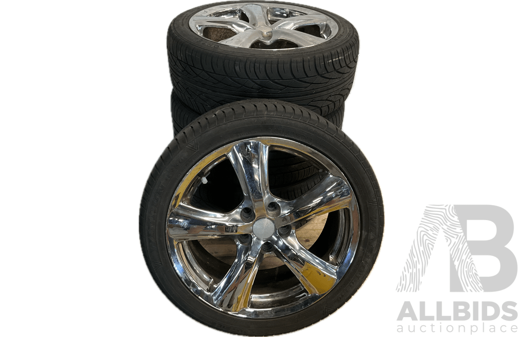 Rims with 245/40ZR18 Tyres X4