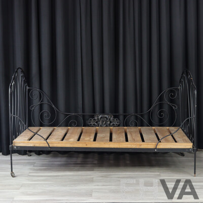 Vintage Cast Iron French Style Day Bed