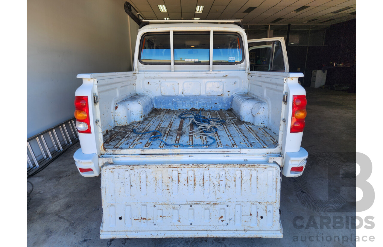 7/2013 Mahindra Pik-Up (4x4) S5 11 UPGRADE Double Cab Utility White 2.2L