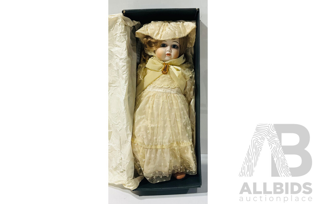 Vintage Bibian Et Damian doll in Original Packaging