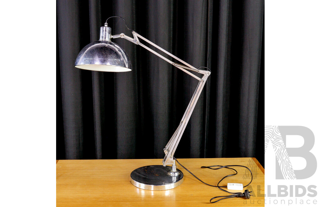 Oversized Articulated Desk Lamp