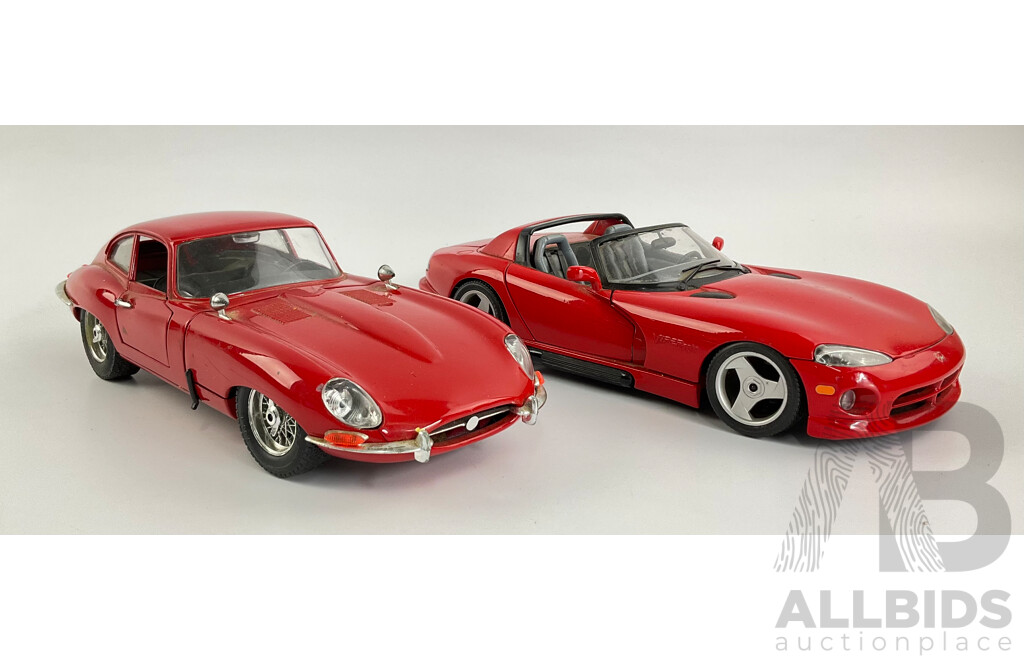 Burago Diecast 1961 Jaguar E Type and Dodge Viper RT/10, 1:18 Scale