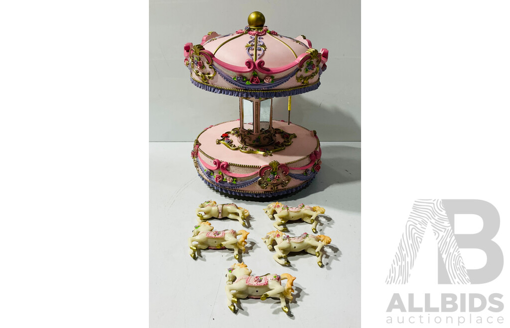 Powered Composite Merry-go-round Display