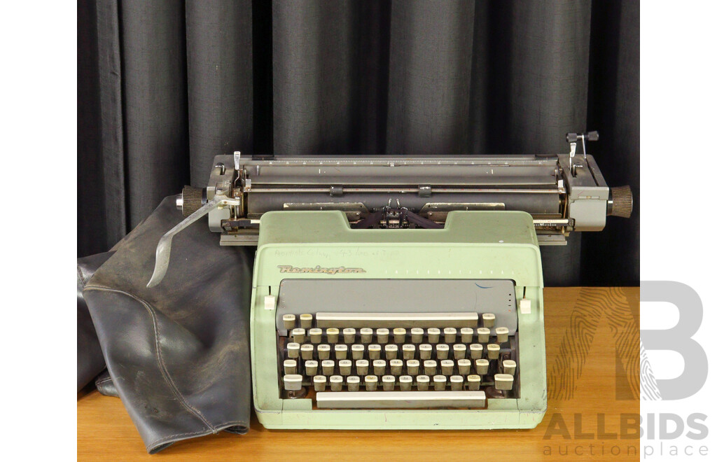 Vintage Remington International Typewriter