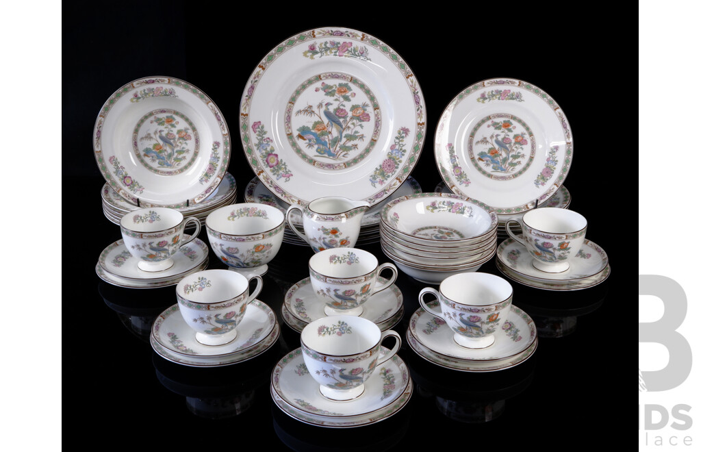 Wedgwood Porcelain 44 Piece Dinner Service for Six in Kutani Crane Pattern R4464