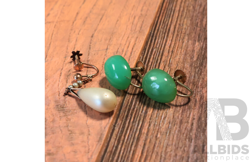 9ct Vintage Chrysoprase Cabochon Screw Back Clip on Earring & Single 9ct Faux Pearl Drop Earring, 6.13 Grams