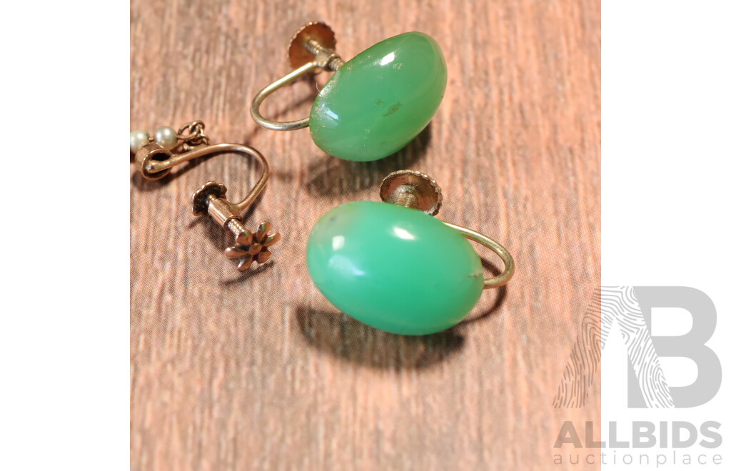 9ct Vintage Chrysoprase Cabochon Screw Back Clip on Earring & Single 9ct Faux Pearl Drop Earring, 6.13 Grams