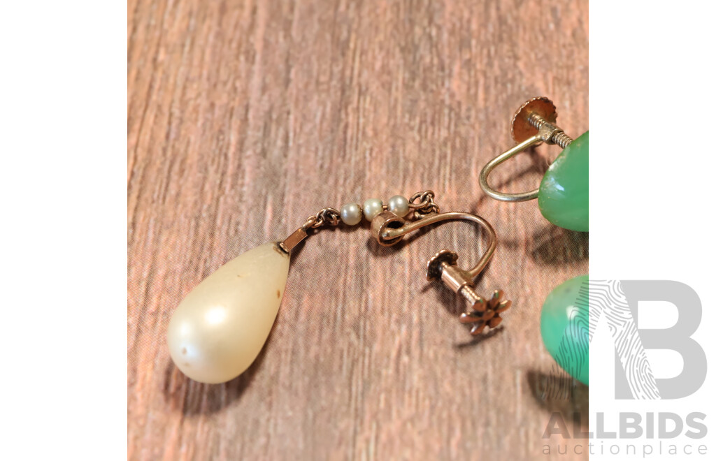 9ct Vintage Chrysoprase Cabochon Screw Back Clip on Earring & Single 9ct Faux Pearl Drop Earring, 6.13 Grams