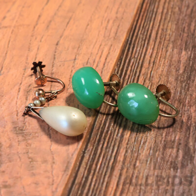 9ct Vintage Chrysoprase Cabochon Screw Back Clip on Earring & Single 9ct Faux Pearl Drop Earring, 6.13 Grams