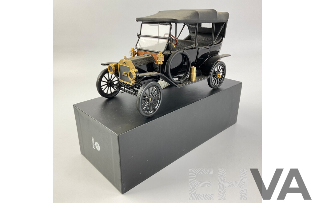 Franklin Mint Precision Models Diecast 1913 Model T Ford - 1:16 Scale