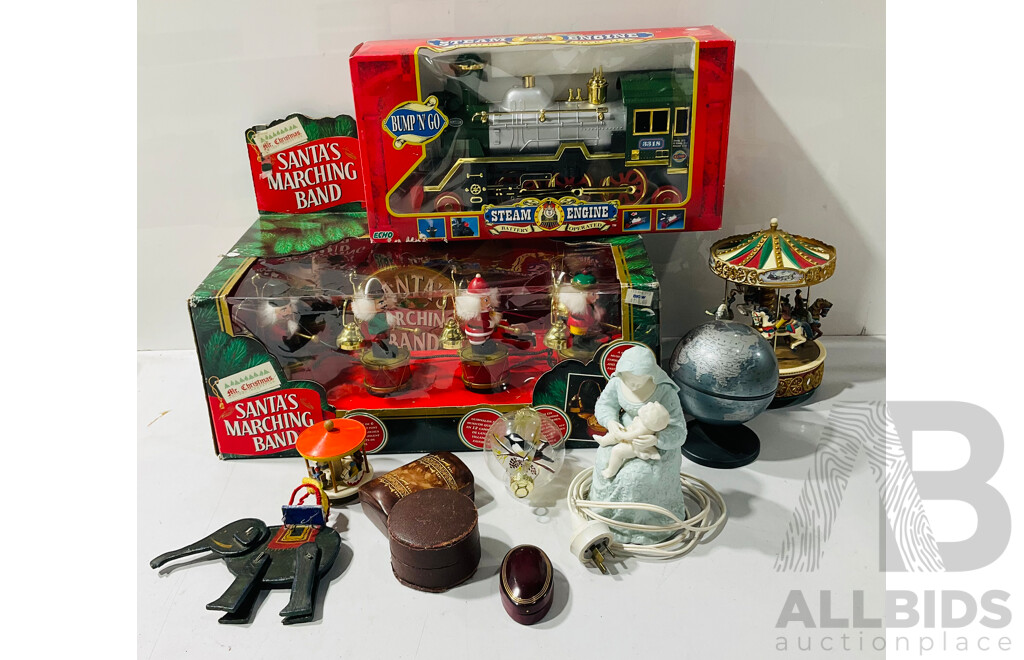 Collection of Decorative Homeware Including Santa’s Marching Band Powered Christmas Decoration, Other Powered DecorRations and More
