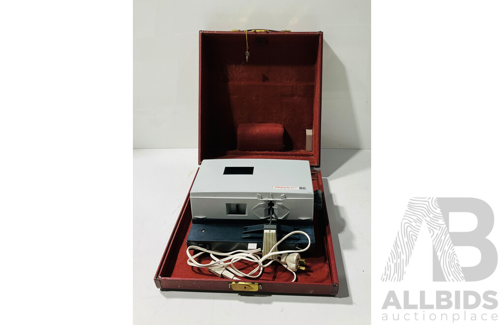Vintage Pradovit RC Slide Projector in Hard Carry Case