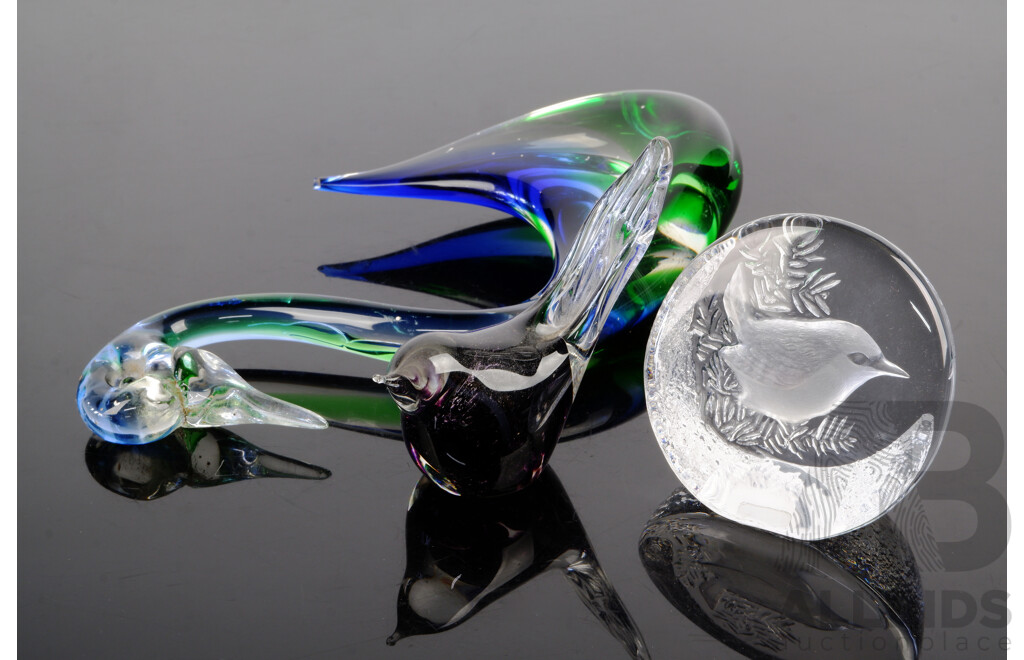 Three Pieces Art Glass Comprising Eamonn Vereker Bird, Mats Jonasson Crystal Bird and Murano Sommerso Swan Figure