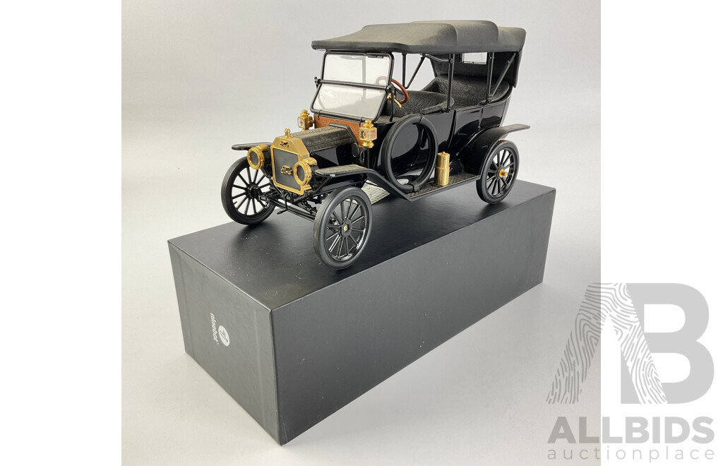 Franklin Mint Precision Models Diecast 1913 Model T Ford - 1:16 Scale