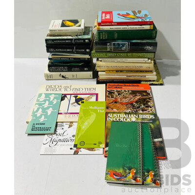 Collection Books Relating to Australian Birds Including  Pizzey & Doyles Field Guide to the Birds of Australia, Slaters Field Guide to Australian Birds Vol 1 & 2 and More