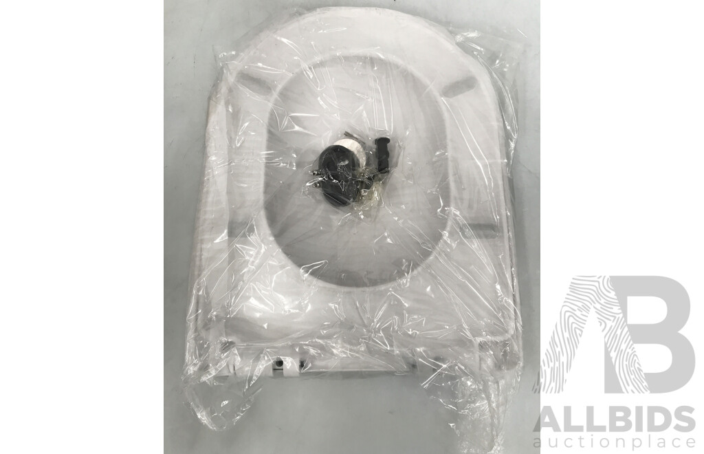 YEAUPE PRO D-Form Toilet Seat with Soft-Close Mechanism - Lot of 5 - ORP $522.45