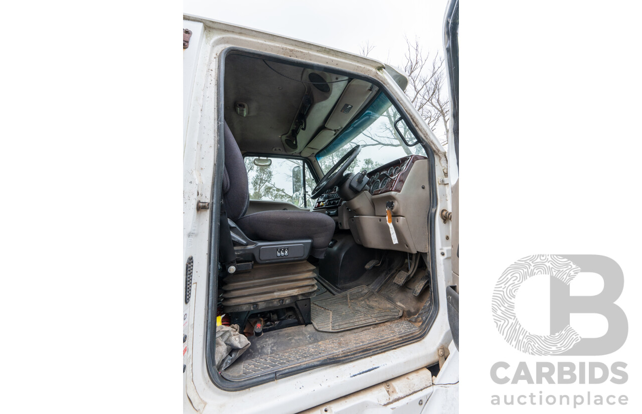 10/2009 Sterling HX9500 L-Series 6x4 with HMF 5300 Hiab 2d Cab Chassis Prime Mover Turbo Diesel 15.2L