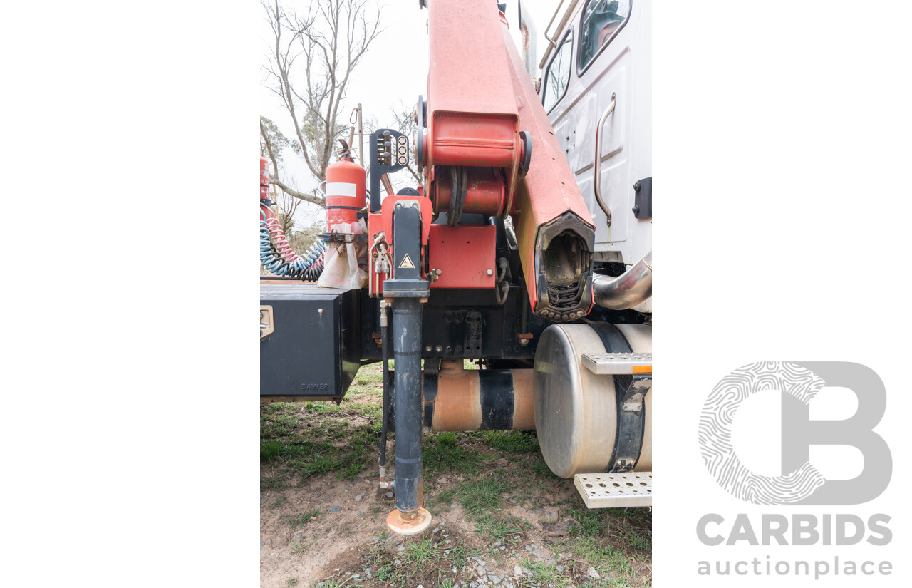 10/2009 Sterling HX9500 L-Series 6x4 with HMF 5300 Hiab 2d Cab Chassis Prime Mover Turbo Diesel 15.2L