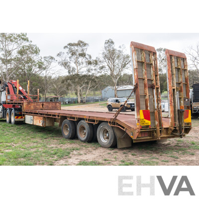 01/1983 Drake STHCRS Tri-Axle Low Loader Float Trailer