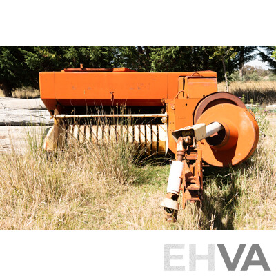 New Holland Hayliner 317, Hay Baler