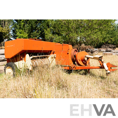 New Holland Hayliner 317, Hay Baler