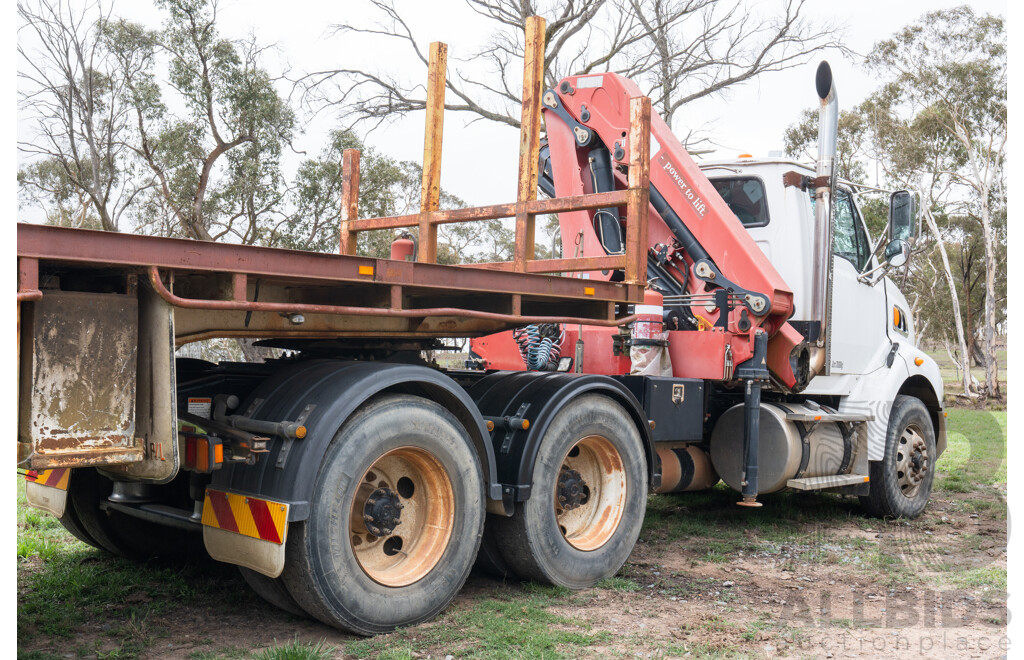 2009, Sterling HX9500, Prime Mover with HIAB