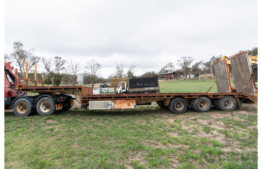 01/1983 Drake STHCRS Tri-Axle Low Loader Float Trailer