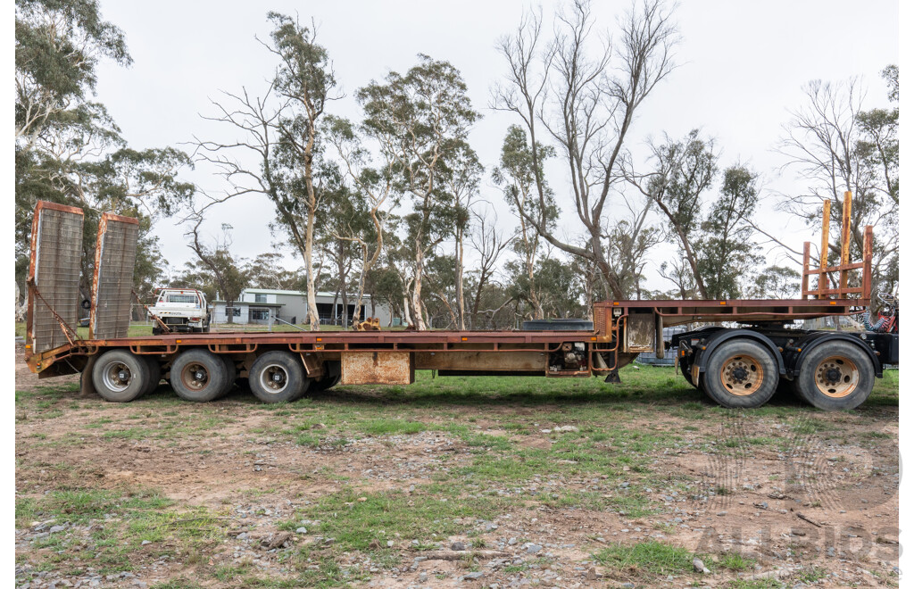 01/1983 Drake STHCRS Tri-Axle Low Loader Float Trailer