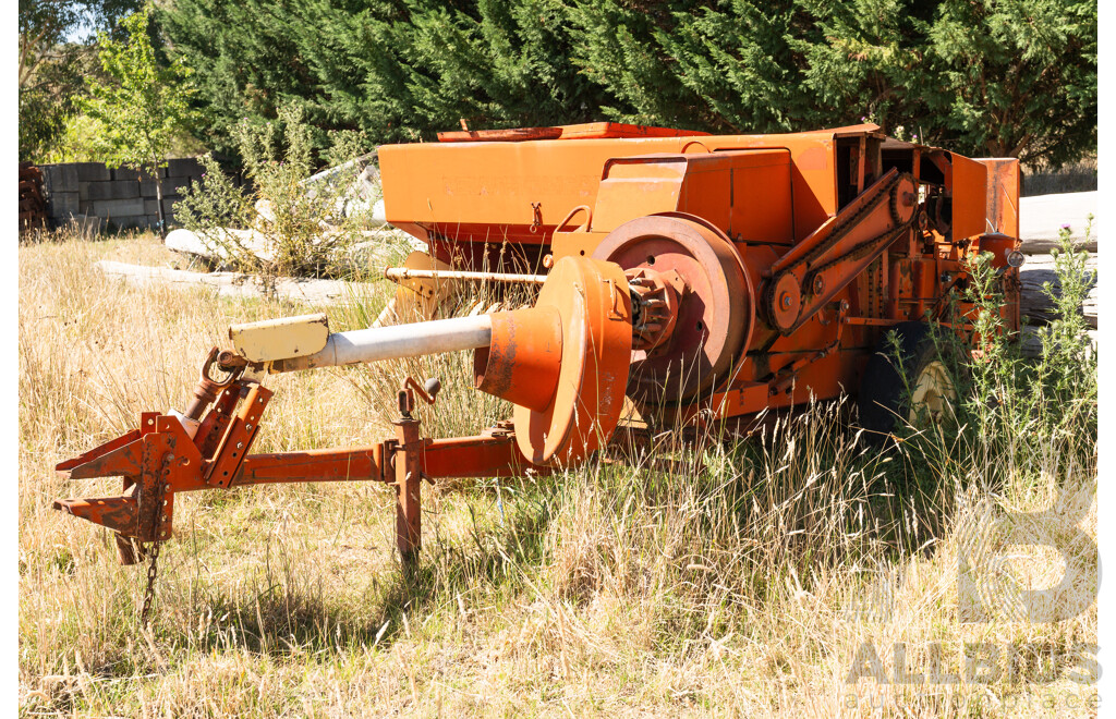 New Holland Hayliner 317, Hay Baler