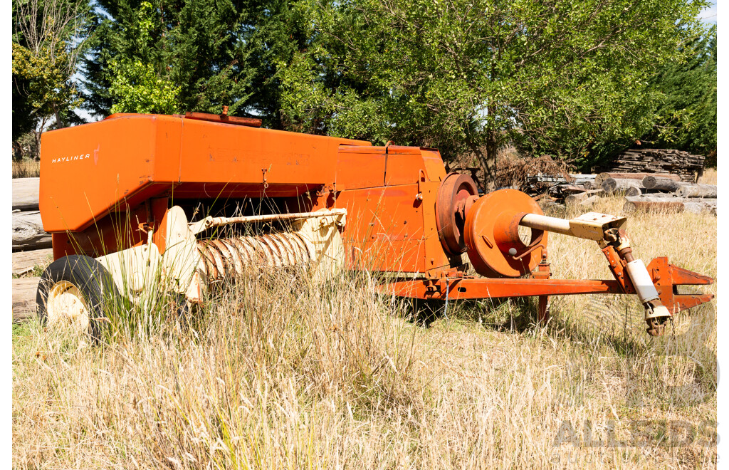 New Holland Hayliner 317, Hay Baler