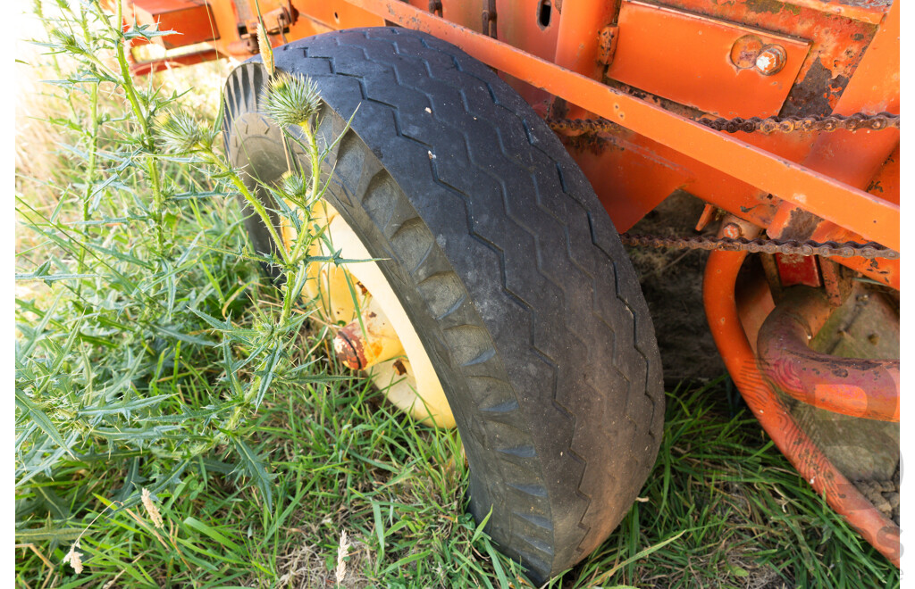 New Holland Hayliner 317, Hay Baler