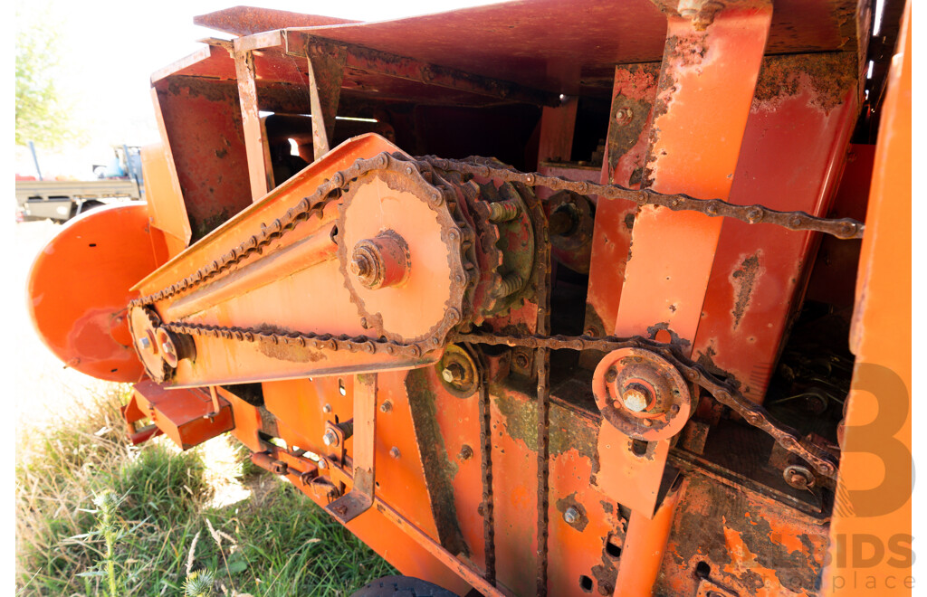 New Holland Hayliner 317, Hay Baler