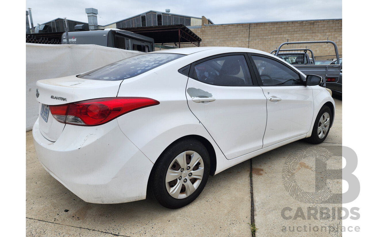 11/2012 Hyundai Elantra Active MD 4d Sedan White 1.8L