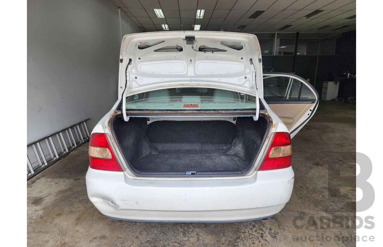 4/2003 Toyota Corolla Ascent ZZE122R 4d Sedan White 1.8L