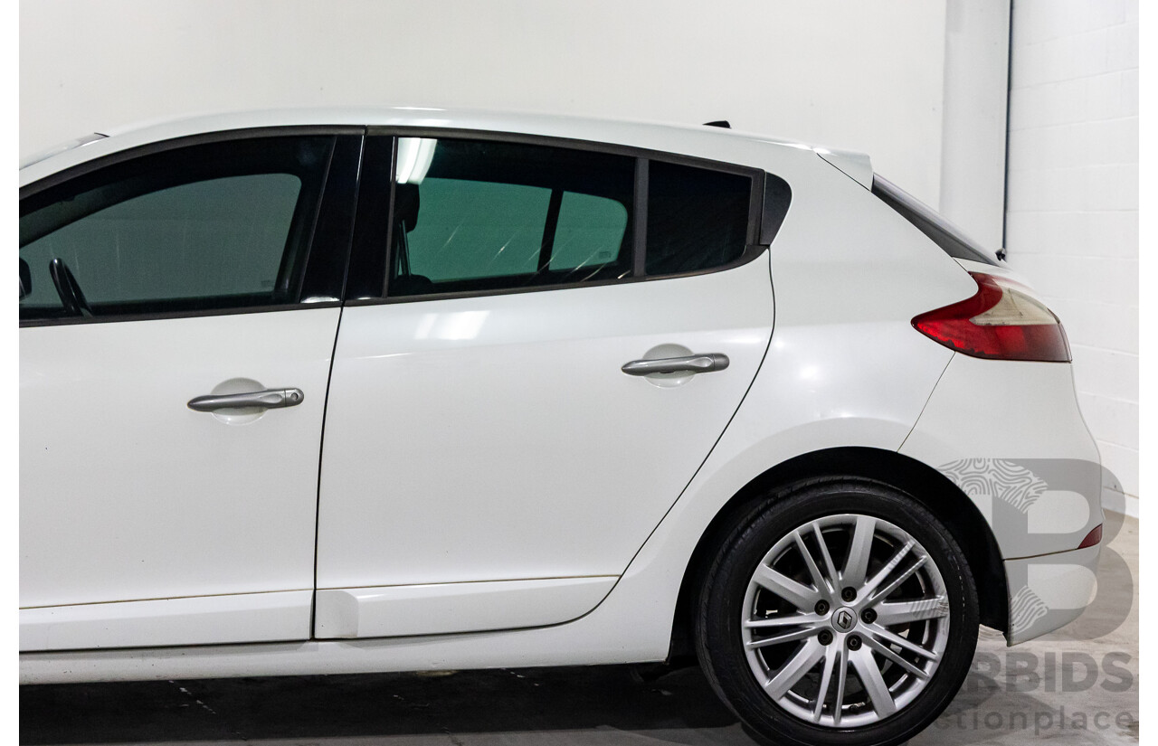 12/2014 Renault Megane Gt-Line B95 MY14 5d Hatchback Pearl White Metallic Turbo 1.2L