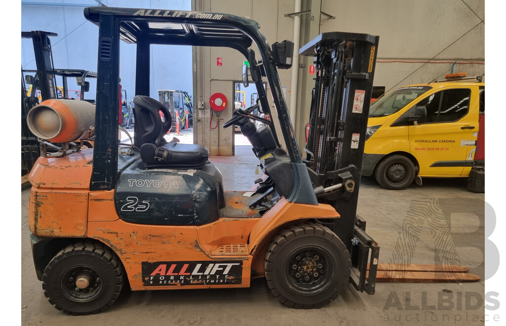 2000 Toyota 42 7FG25, 2.5 Tonne LPG Forklift 4.3m FSV