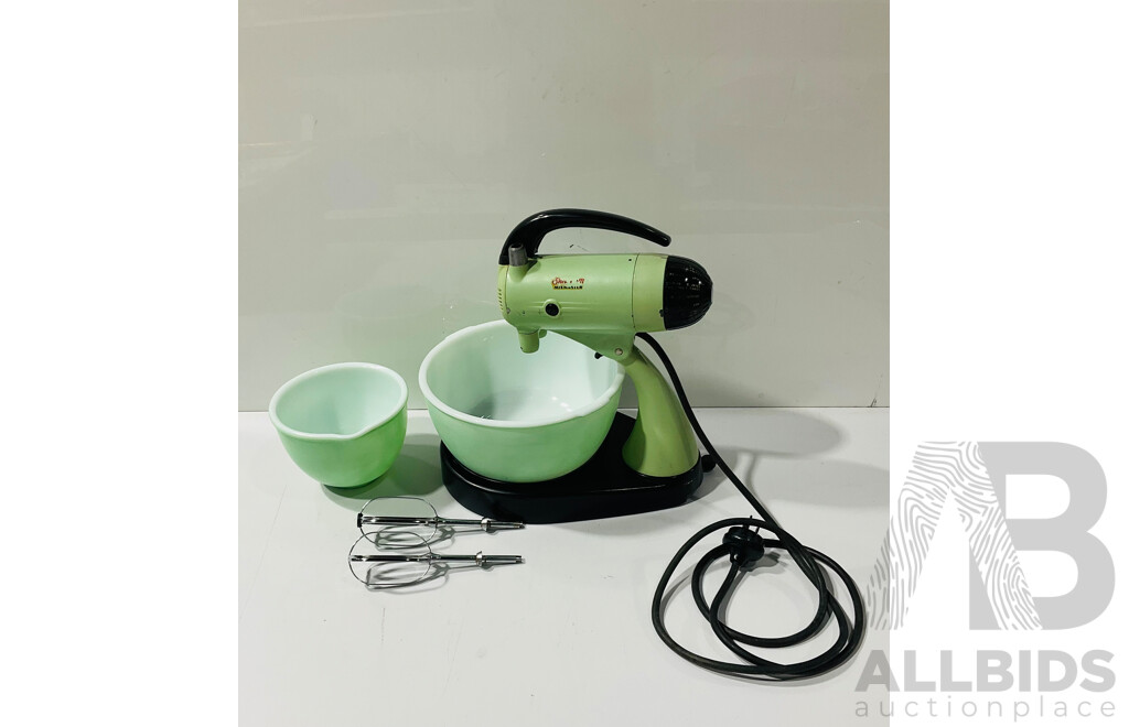 Vintage Cool Green Sunbeam Mixmaster with Two Glass Mixing Bowls and Beater Attachments