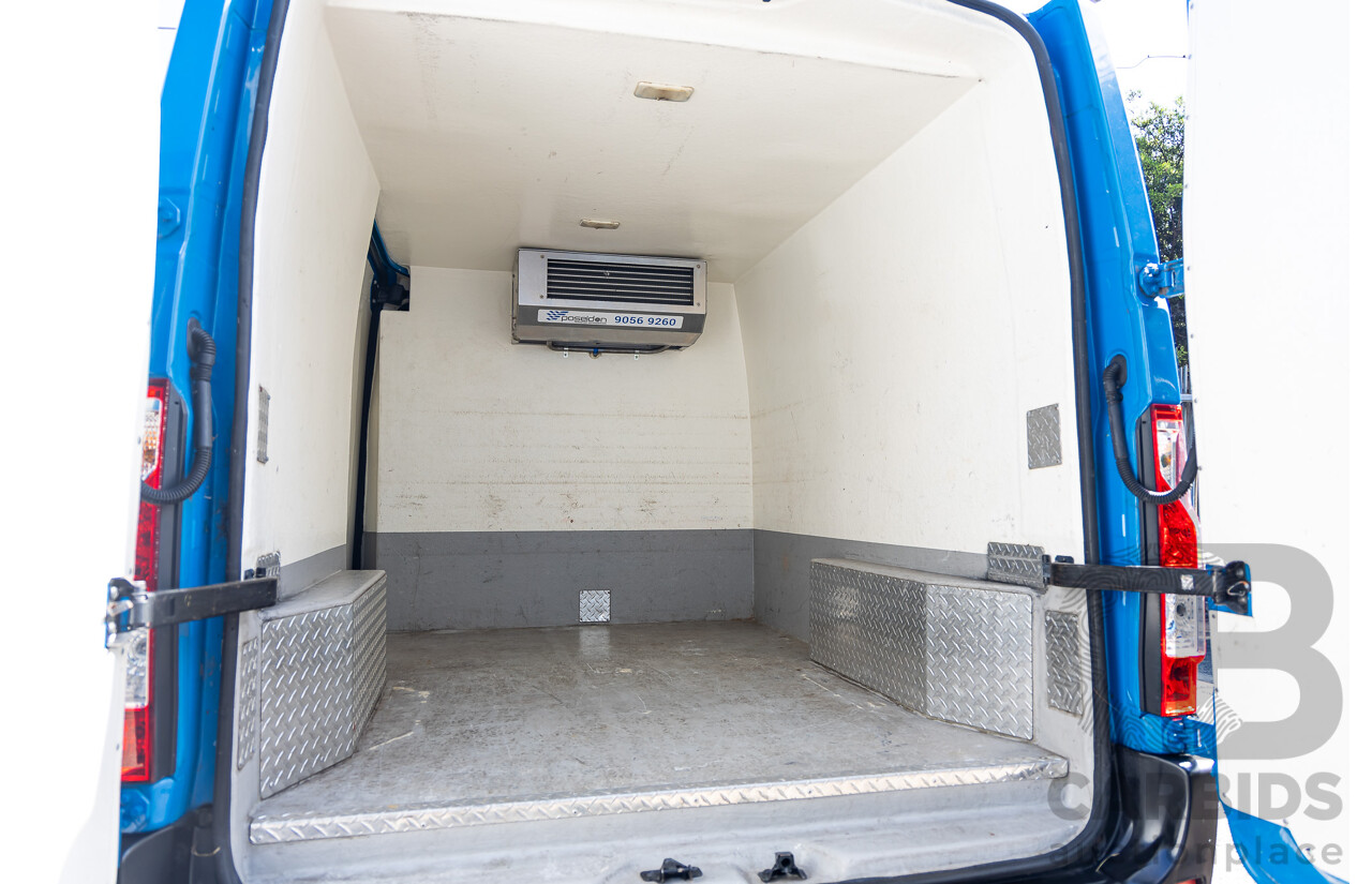 06/2017 Renault Master SWB LOW (FWD) X62 (NBI) Van Carribbean Blue Turbo Diesel 2.3L - Custom Refrigerated