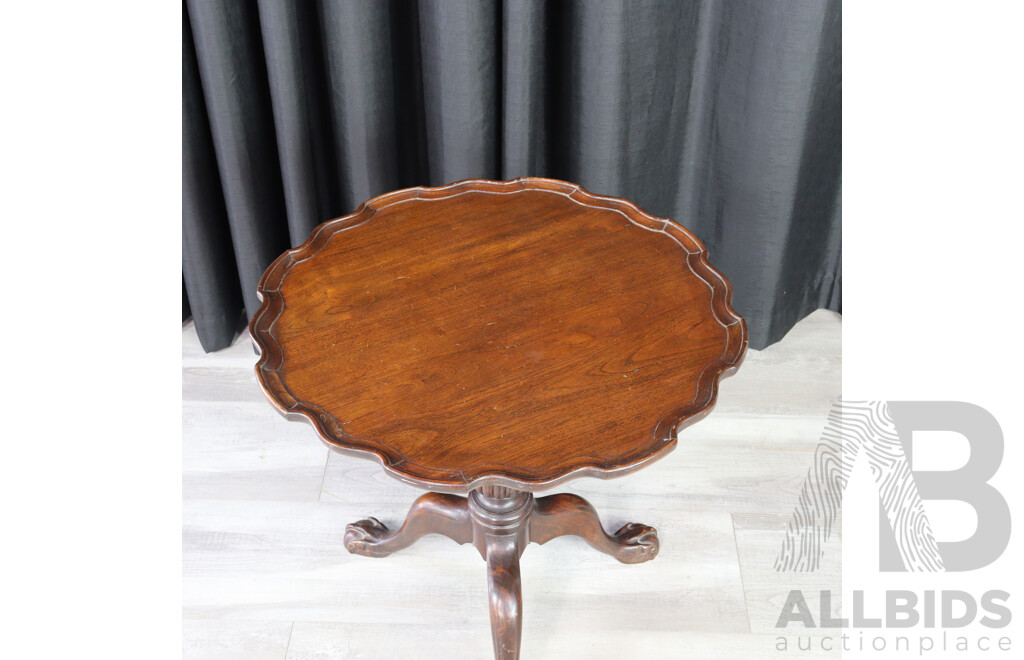 Reproduction Mahogany Occasional Table with Pie Crust Edge