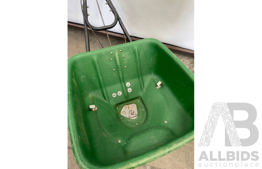Scotts AccuPro 2000 Fertilizer Spreader