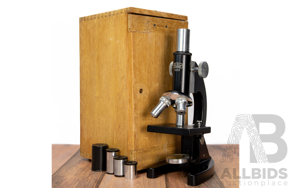 Cased Seiko X600 Microscope
