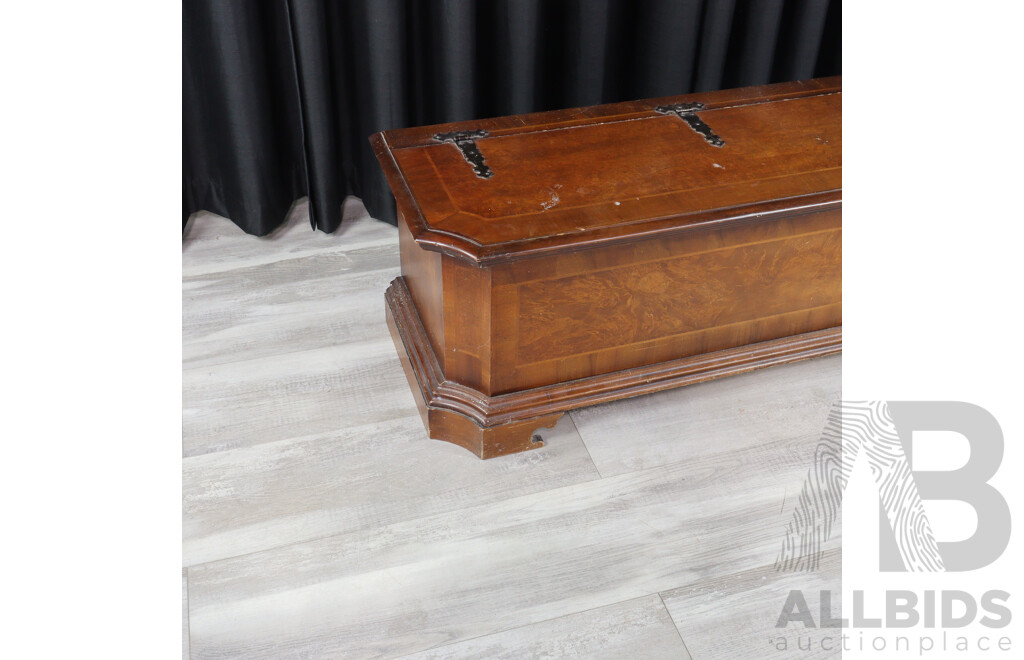 Inlaid Lift Top Blanket Box