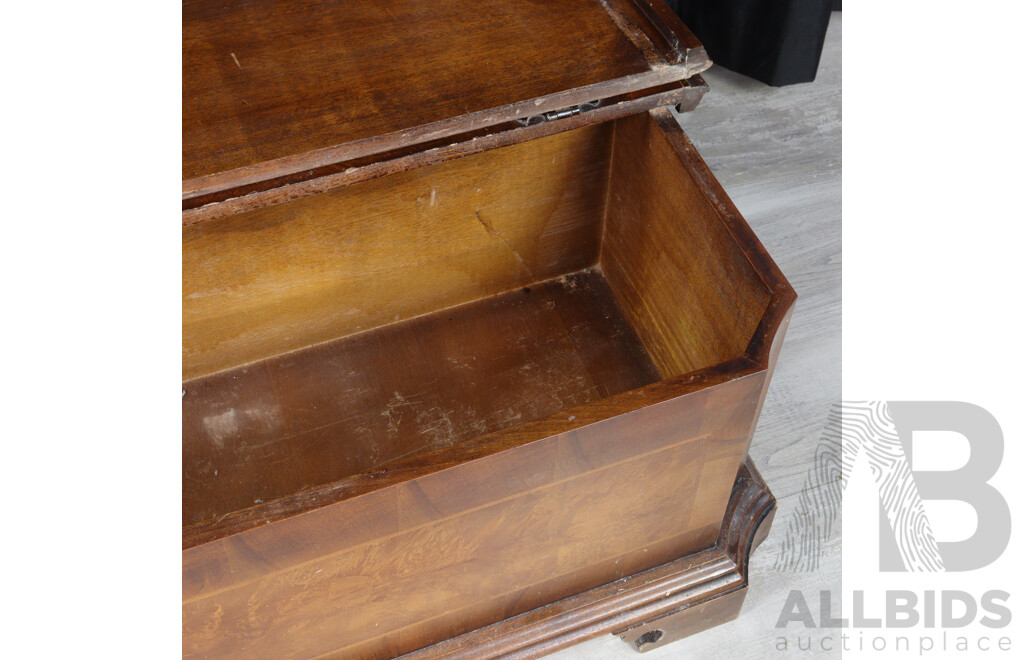 Inlaid Lift Top Blanket Box