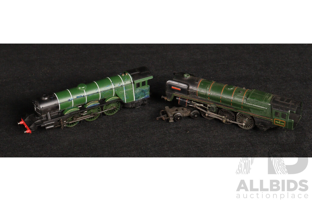 Vintage HO/OO Scale Steam Locomotives Including LNEN 581, Triang Britannia 7 70000, Mainline Hornby Flying Scotsman 4472