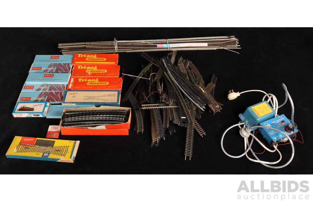 Collection of Vintage HO/OO Scale Boxed and Unused Track Including Triang, Peco, Fleischmann and Matchbox/KenbriteTransformers